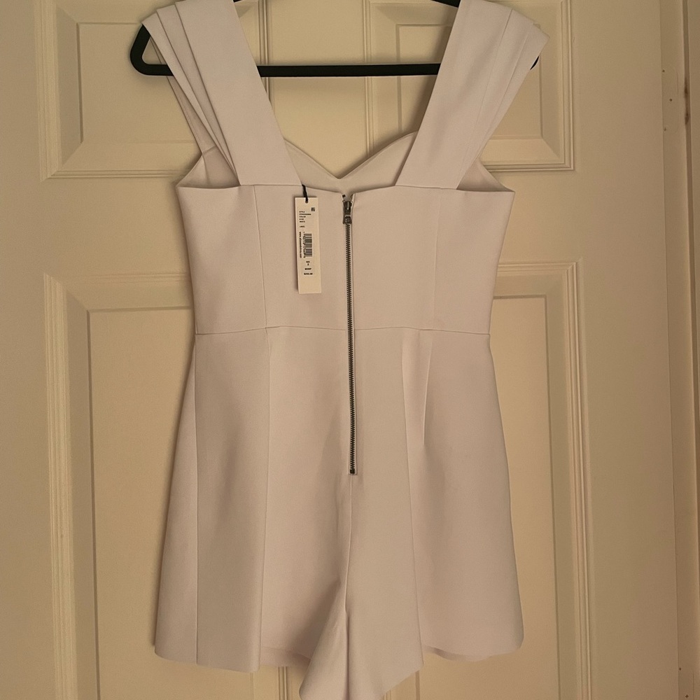Alice and Olivia White Shorts Romper Size 2 NWT - Picture 4 of 7